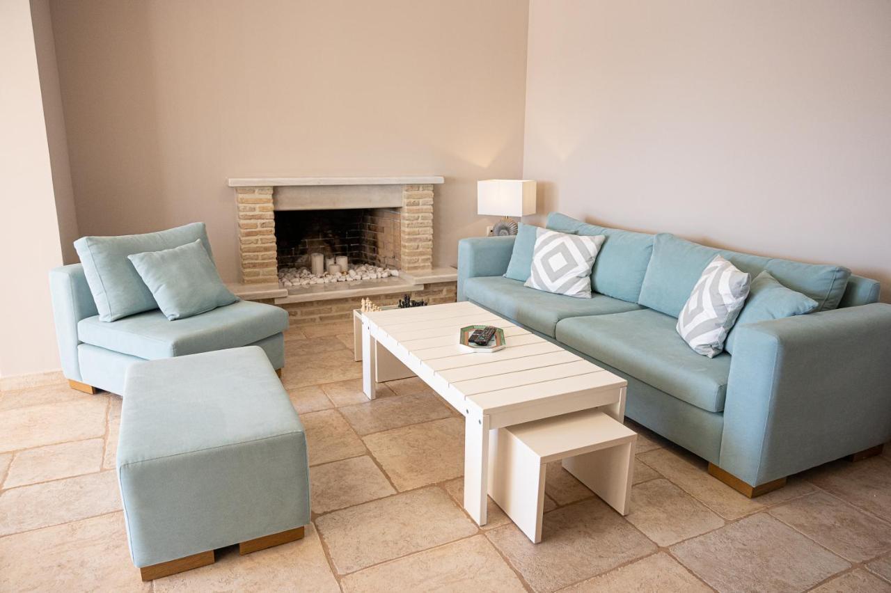 Kalavria Luxury Suites, Afroditi Suite With Magnificent Sea View And Private Swimming Pool. Poros Town Exterior photo
